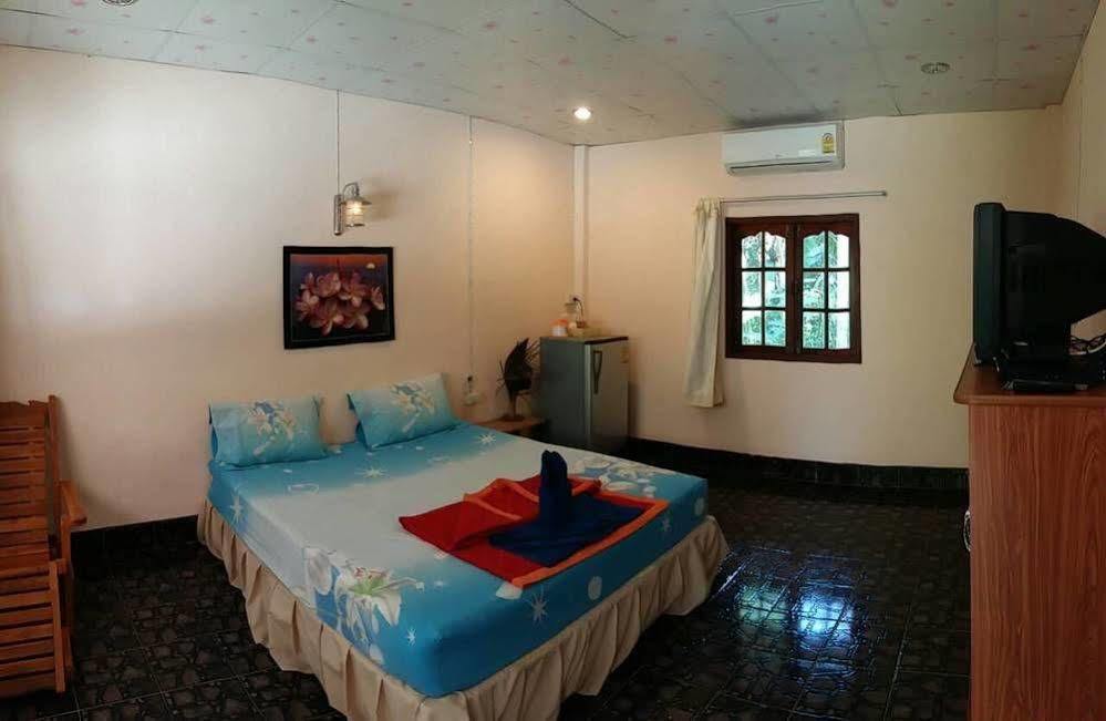 Subtawee Resort 素叻他尼 外观 照片